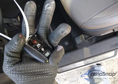 2015 Hyundai Santa Fe Limited z USA, uszkodzony, nr VIN KM8SR4HF6FU104567